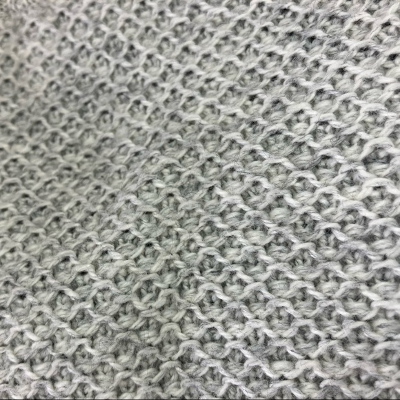 Madewell brand light gray textured knit sweater with navy blue back panel - Picture 5 of 6